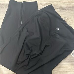 Lululemon Black Leggings size 4 , NWT did not fit and I can’t send them back